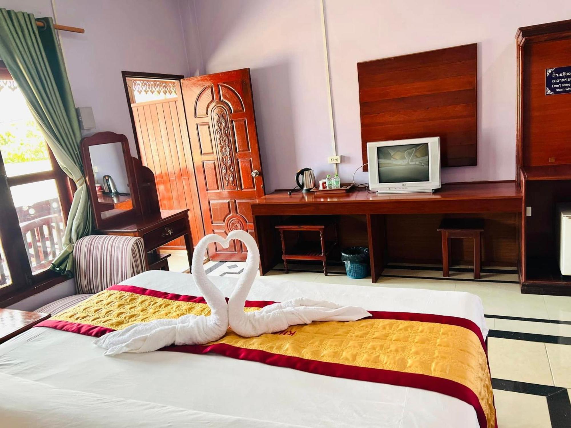 Khampaseuth Hotel Ванг-В'єнг Екстер'єр фото