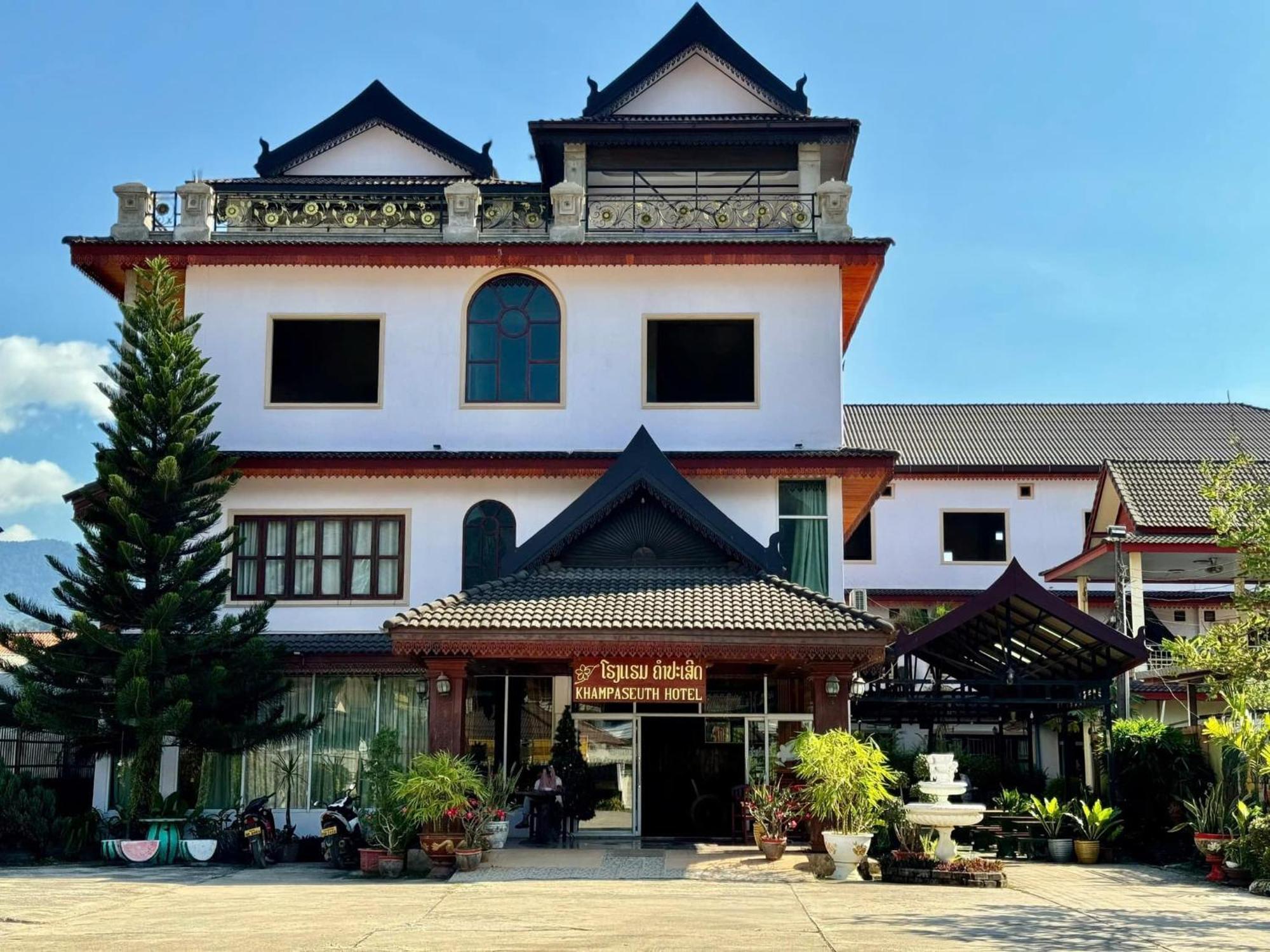 Khampaseuth Hotel Ванг-В'єнг Екстер'єр фото